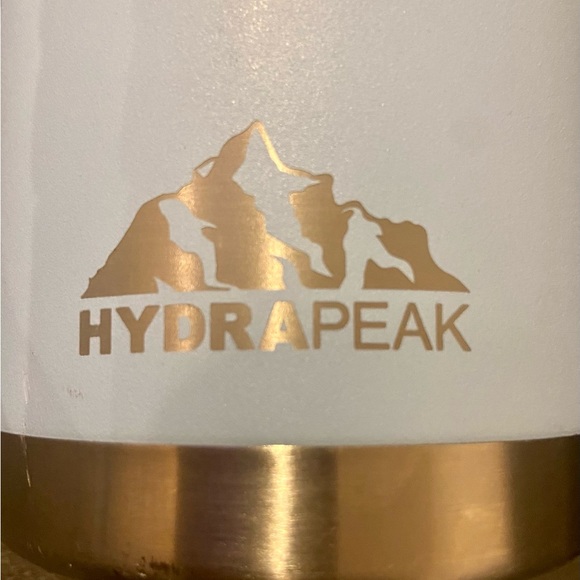 Hydrapeak 40 oz Insulated Water Bottle with Chug Lid - Picture 5 of 7